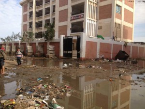 الصورة تروي حال المدارس بالمطريه ؟؟؟ من يقبل بهذا الوضع - أوراق عربية