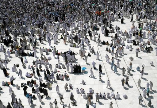 Photo of مواطن بوسني يصل الي مكة بعد رحلة مشيا علي الأقدام من يونيو الي الان