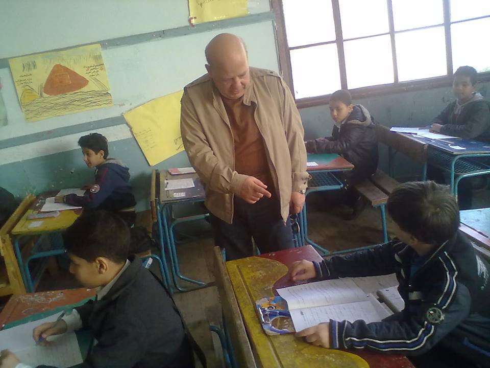 اللواء سماح قنديل محافظ بورسعيد في احدي اللجان