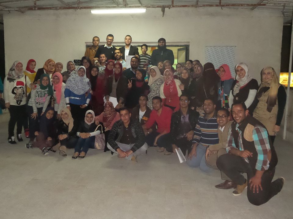 متطوعوا جمعية الهلال الاحمر المصري ببورسعيد