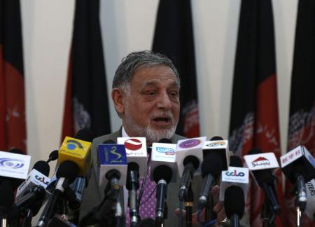 Photo of انتخابات الرئاسة الأفغانية تشهد جولة إعادة بين وزير الخارجية السابق عبد الله عبد الله والمسؤول السابق بالبنك الدولي اشرف عبد الغني