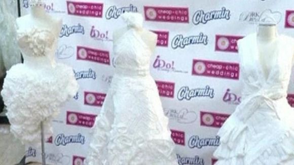 Photo of المناديل الورق تتحول إلى فساتين زفاف في مسابقة بنيويورك