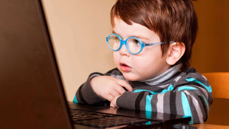 Photo of الأطباء يكتشفون السبب الأساسي لقصر البصر لدى الأطفال