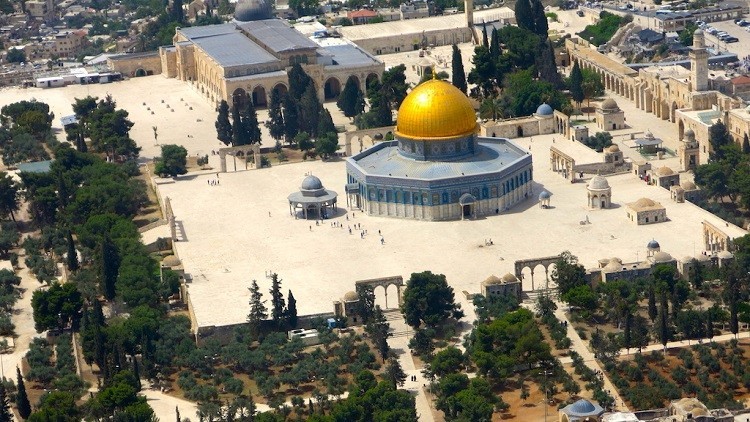 Photo of وزير إسرائيلي: زلزالا إيطاليا  عقاب لنفي العلاقة بين الشعب اليهودي ومقدساته في القدس