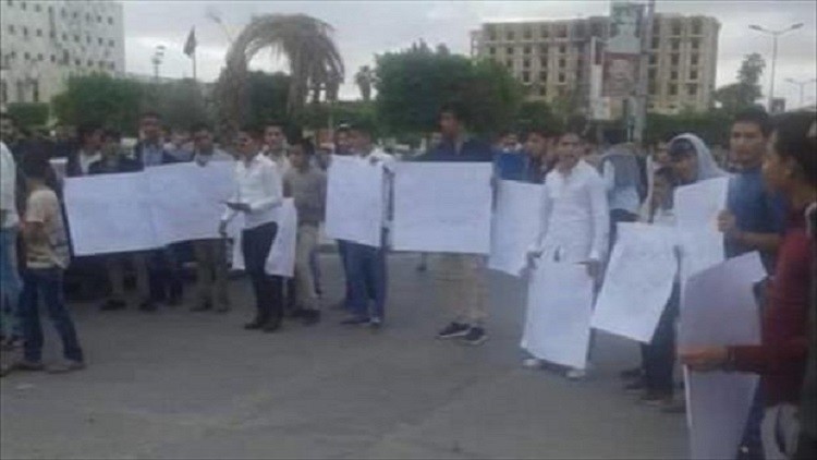 Photo of تظاهرات ليبية احتجاجا علي ارتفاع الأسعار وغياب السيولة وانعدام الخدمات الصحية.