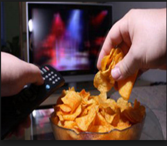 Photo of دراسة : مشاهدة التلفاز أثناء الأكل تفقد الجسم القدرة ع الشعور بالشبع